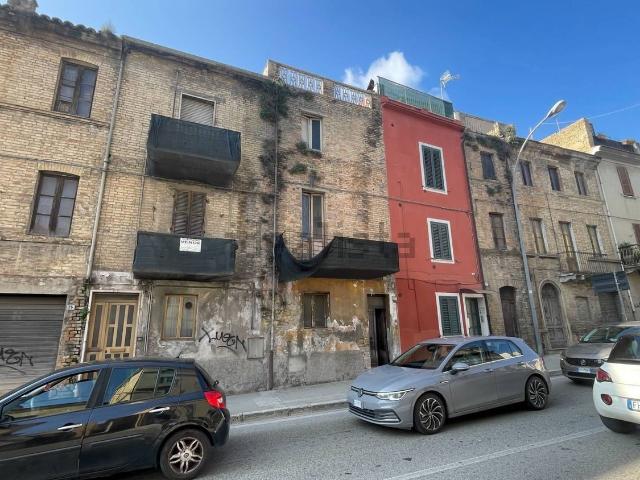 Villetta indipendente in vendita di 150 m² in Via Silvio Pellico, 22