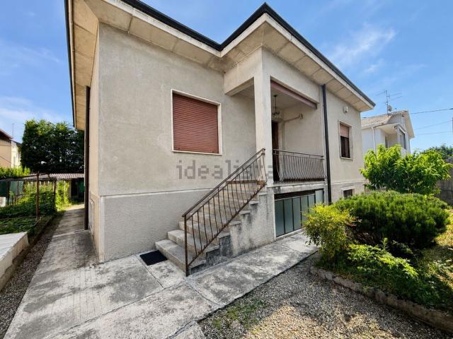 Villetta indipendente in vendita di 150 m² in Via Pasubio, 11