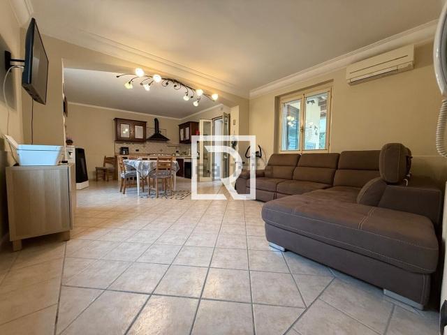 Villetta indipendente in vendita di 150 m² in Via Perlina