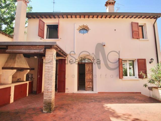 Villetta indipendente in vendita di 150 m² in Via Pier Maria Caporali