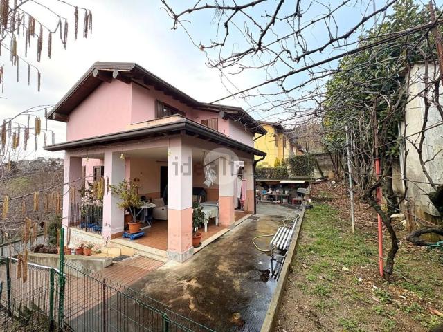 Villetta indipendente in vendita di 150 m² in Via Provinciale, 8