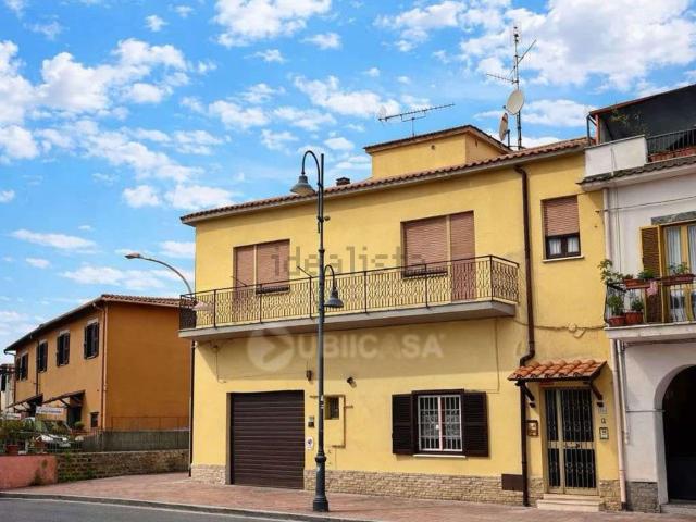 Villetta indipendente in vendita di 150 m² in Via Roma