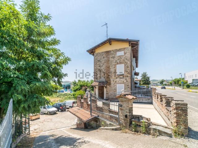 Villetta indipendente in vendita di 150 m² in Via Radici Nord, 176