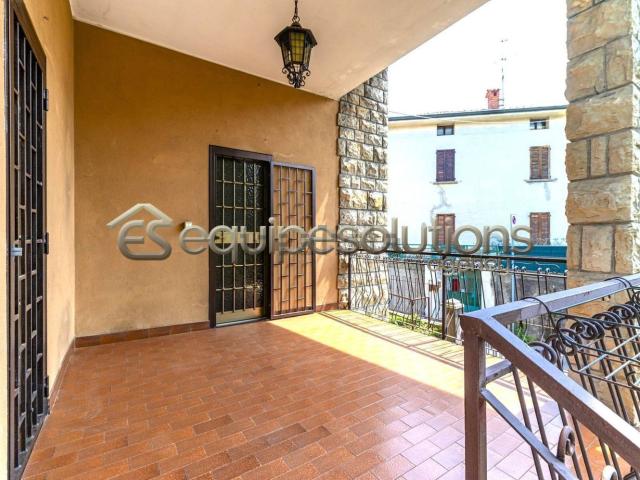 Villetta indipendente in vendita di 150 m² in Via Ranica