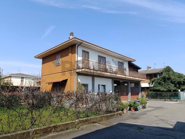 Villetta indipendente in vendita di 150 m² in Via Teresio Olivelli, 3