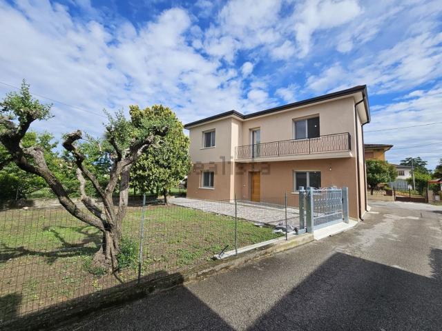 Villetta indipendente in vendita di 150 m² in Via Vincenzo Gioberti