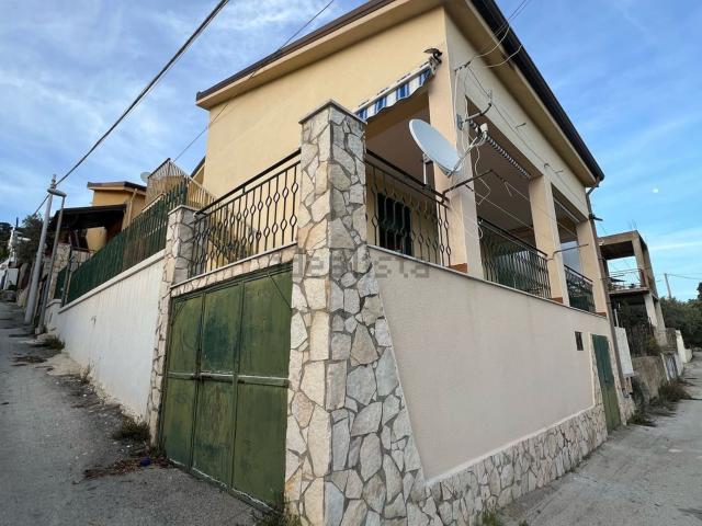 Villetta indipendente in vendita di 150 m² in Viale Linosa, 7
