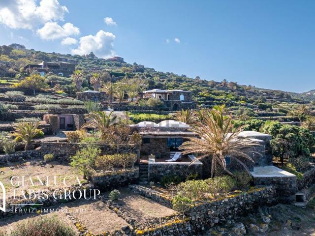 Villetta indipendente in vendita di 150 m² in Vicolo Faraglione