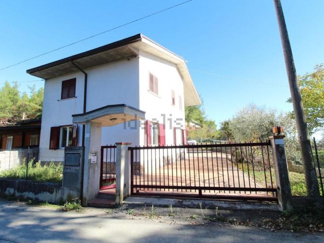 Villetta indipendente in vendita di 150 m² in Frazione Campiglio, 4