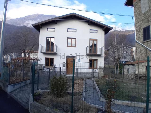 Villetta indipendente in vendita di 150 m² in Frazione centro