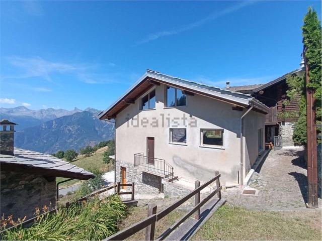 Villetta indipendente in vendita di 150 m² in Frazione Longeon