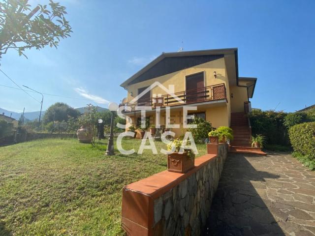 Villetta indipendente in vendita di 150 m² in Piazza Giuseppe Garibaldi, 13