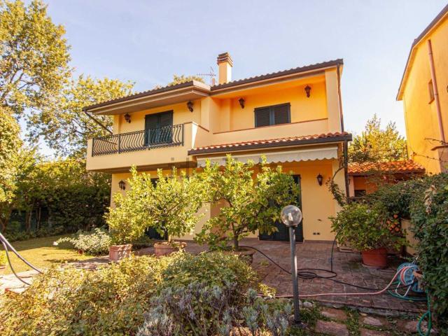 Villetta indipendente in vendita di 150 m² in Strada della Rocca