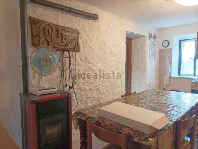 Villetta indipendente in vendita di 150 m² in Strada delle Rocche, 2