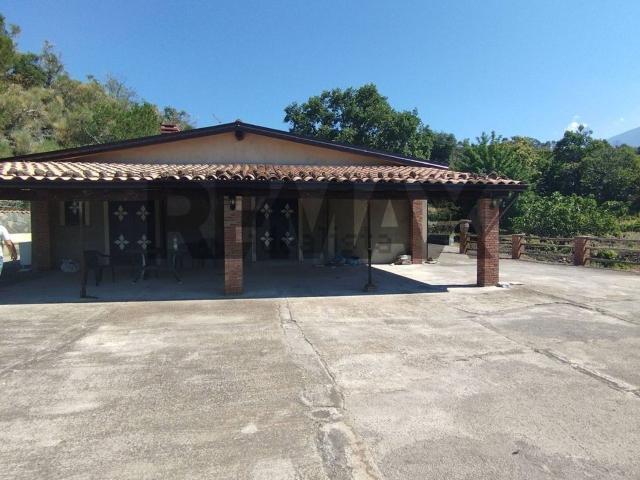 Villetta indipendente in vendita di 150 m² in Strada Senza Nome