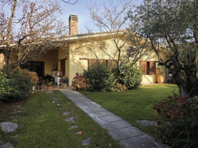 Villetta indipendente in vendita di 151 m² in Via Colli Euganei, 11