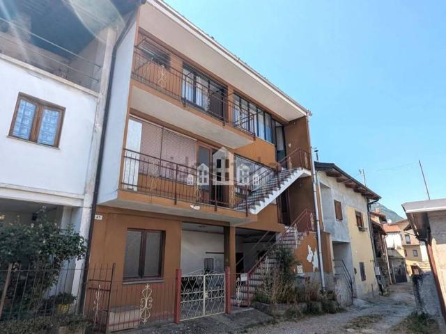 Villetta indipendente in vendita di 151 m² in Via Conte Michele Cagnis, 45