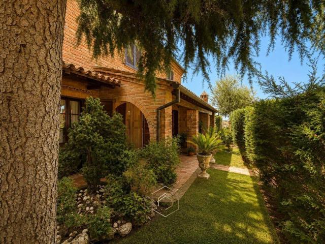 Villetta indipendente in vendita di 151 m² in Via Cento