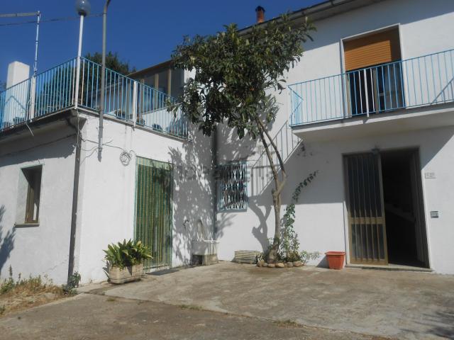 Villetta indipendente in vendita di 151 m² in Via sala
