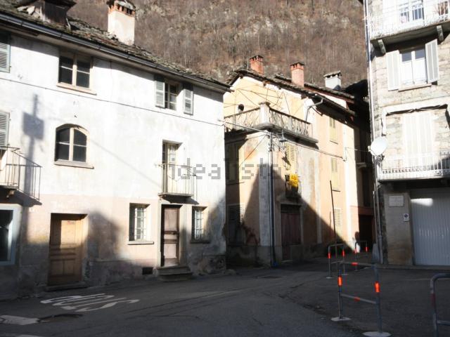 Villetta indipendente in vendita di 151 m² in Via Roma