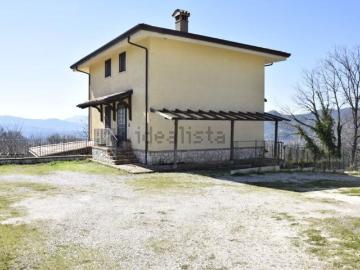 Villetta indipendente in vendita di 151 m² in Via T. Piano