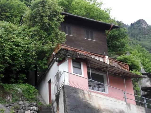 Villetta indipendente in vendita di 152 m² in Via Ezio Vanoni