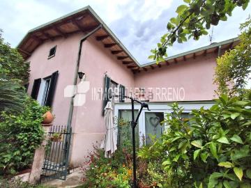 Villetta indipendente in vendita di 152 m² in Via Lazzaro Spallanzani
