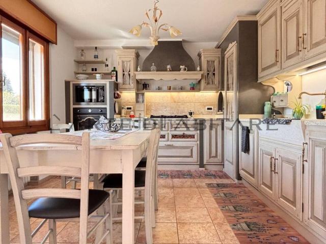 Villetta indipendente in vendita di 152 m² in Via Secchi