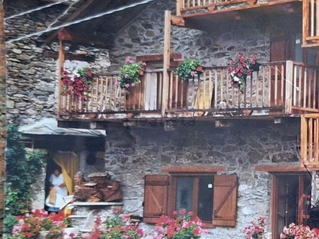 Villetta indipendente in vendita di 152 m² in Frazione Bracchiello, 96