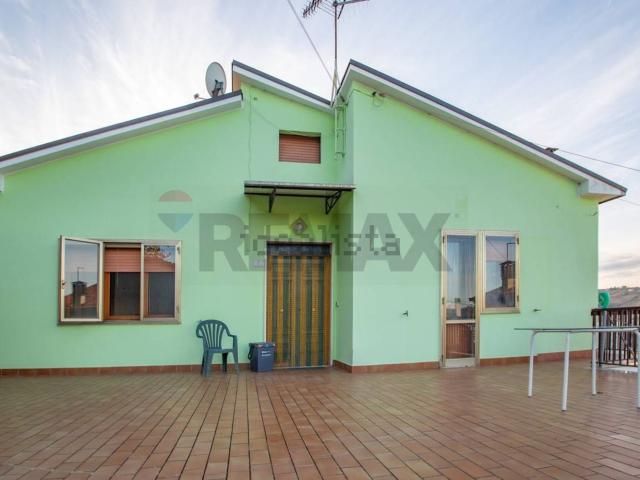 Villetta indipendente in vendita di 153 m² in Contrada santa liberata, 2