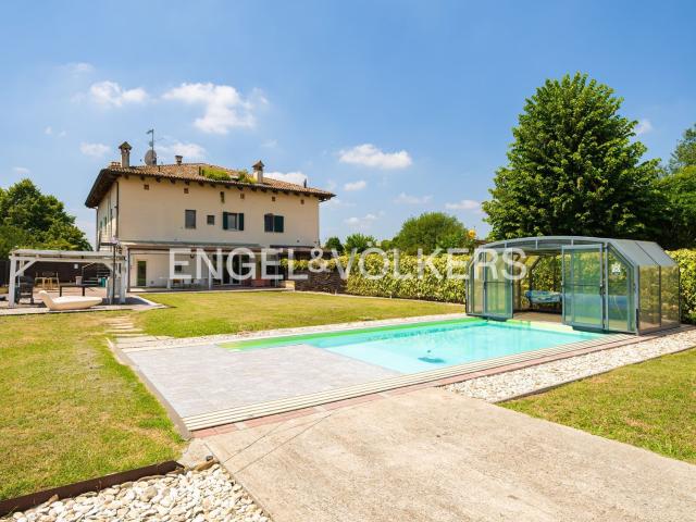 Villetta indipendente in vendita di 153 m² in Via Balda