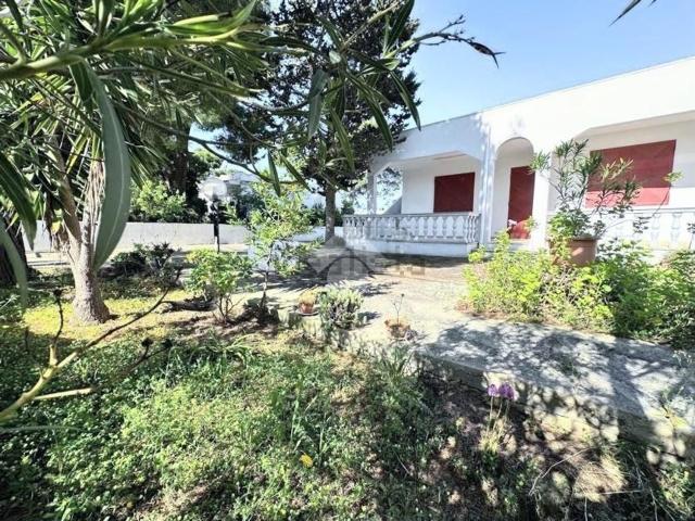 Villetta indipendente in vendita di 153 m² in Via dei trulli