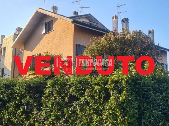 Villetta indipendente in vendita di 153 m² in Via J. F. Kennedy, 104