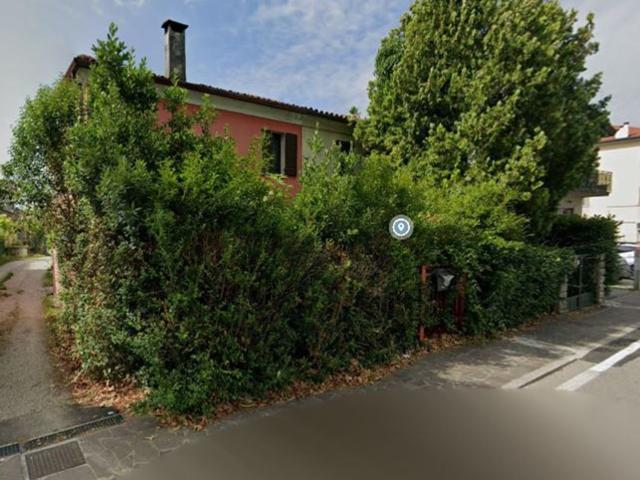 Villetta indipendente in vendita di 153 m² in Via Ronzinella, 36