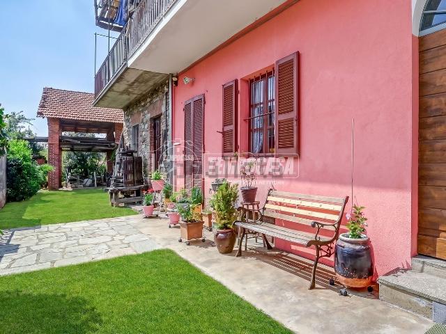 Villetta indipendente in vendita di 153 m² in Vicolo Roggia Molinara