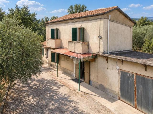 Villetta indipendente in vendita di 153 m² in Contrada San Donato, 9