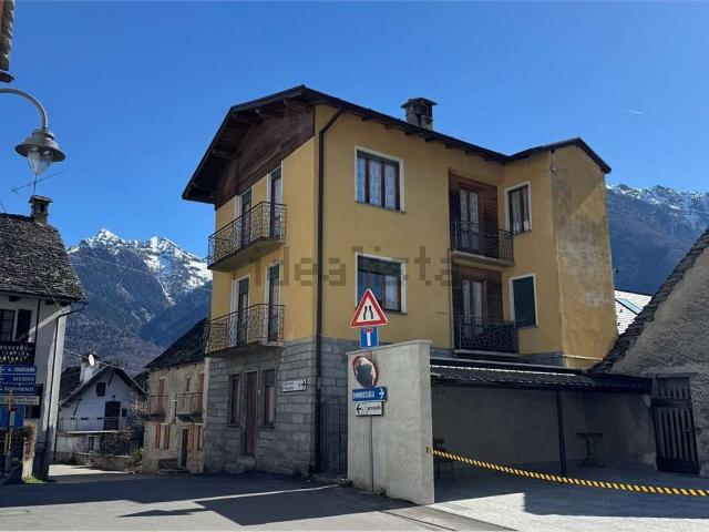 Villetta indipendente in vendita di 153 m² in Frazione Mozzio, 119