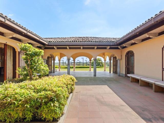 Villetta indipendente in vendita di 1544 m² in Strada San Giorgio Miglietta, 3