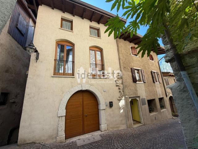 Villetta indipendente in vendita di 154 m² in Via dei Capitelli