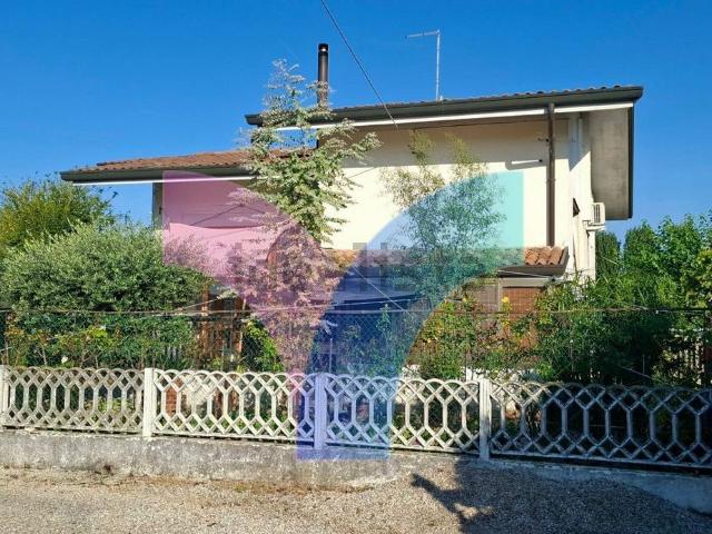 Villetta indipendente in vendita di 154 m² in Via del Borgo, 67