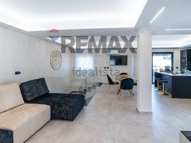 Villetta indipendente in vendita di 154 m² in Viale San Teodoro, 11