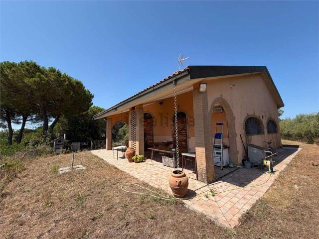 Villetta indipendente in vendita di 155 m² in Via Rampa dell&apos Arco