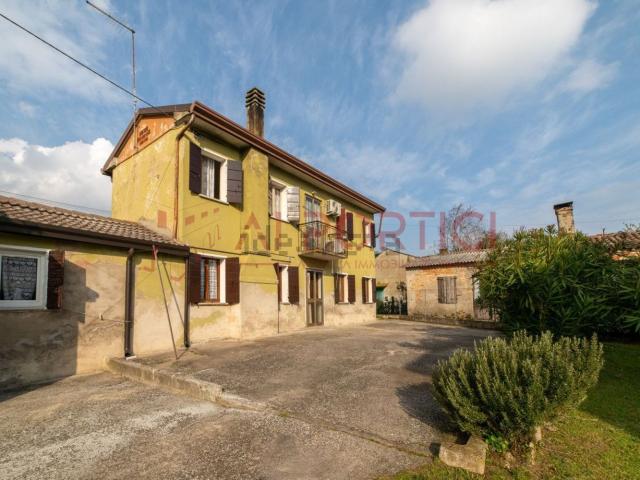 Villetta indipendente in vendita di 155 m² in Via Comunanze