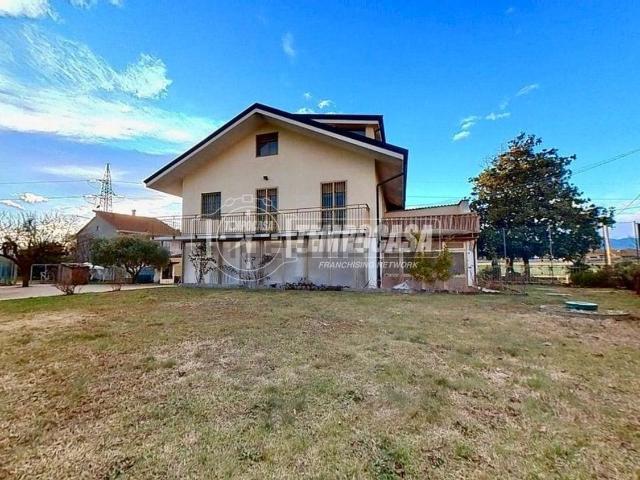 Villetta indipendente in vendita di 155 m² in Via Canonico Maffei, 40