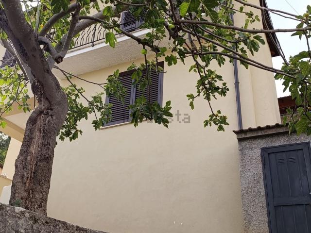 Villetta indipendente in vendita di 155 m² in Via Crocifisso, 16