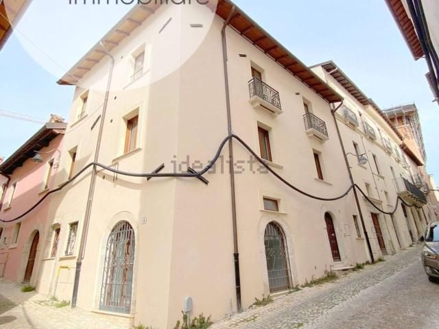 Villetta indipendente in vendita di 155 m² in Via Antonelli