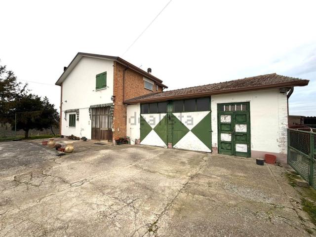 Villetta indipendente in vendita di 155 m² in Via Acquamarza Alta, 14