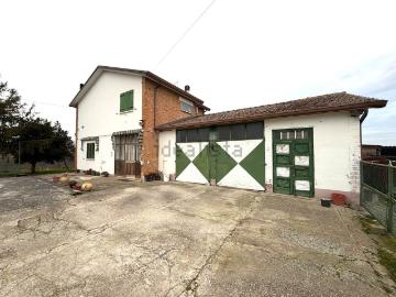 Villetta indipendente in vendita di 155 m² in Via Acquamarza Alta, 14
