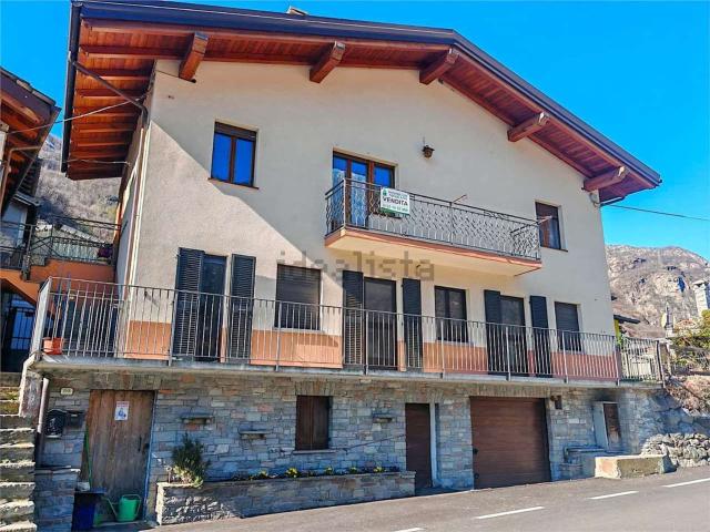 Villetta indipendente in vendita di 155 m² in Via Grand Vert