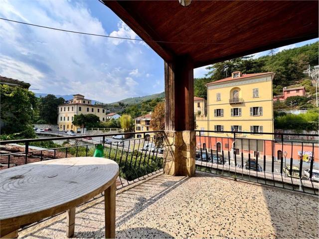 Villetta indipendente in vendita di 155 m² in Via Doria, 18